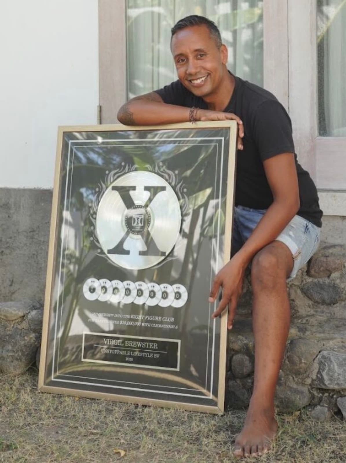 Virgil Brewster with his ClickFunnels 2 Comma Club X award